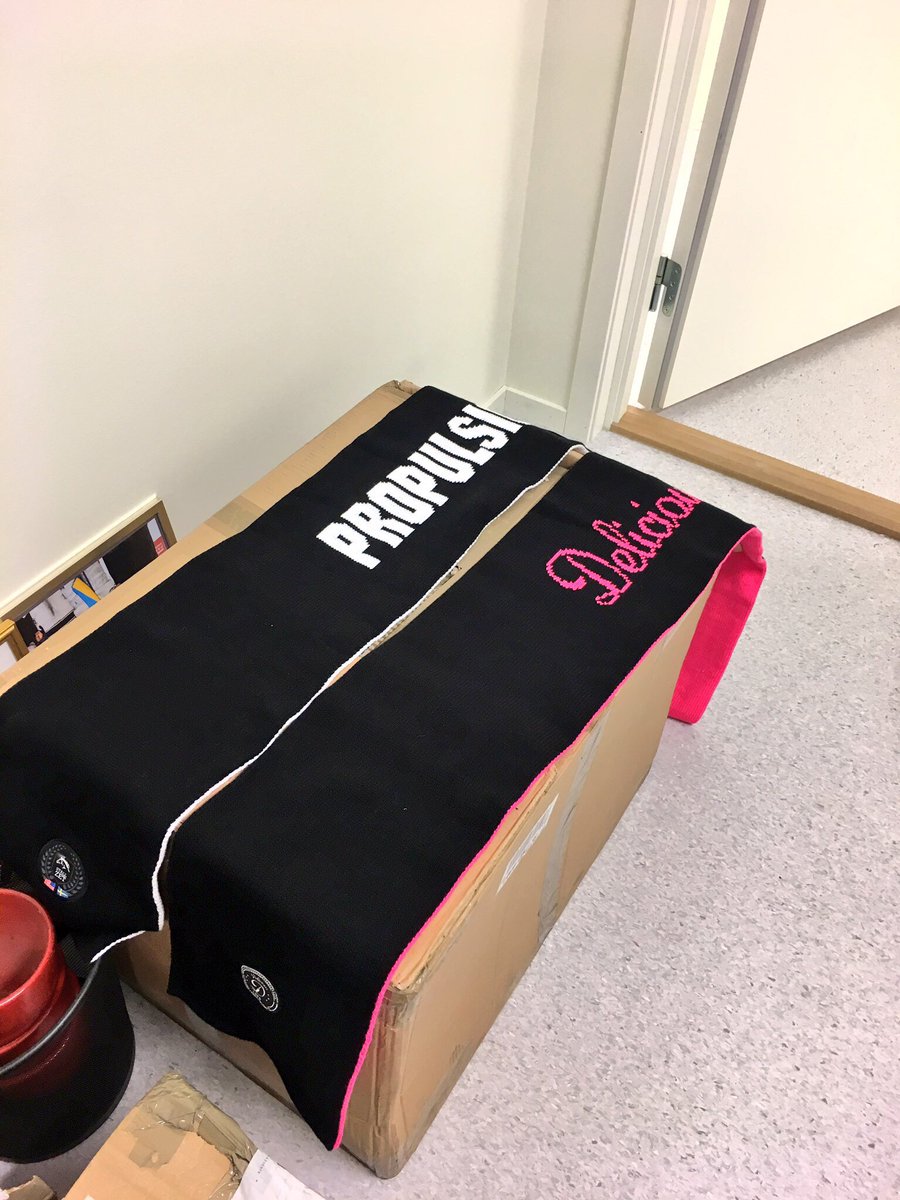 stallzet's tweet photo. Vinn en halsduk a'la Propulsion/Delicious 
5st vardera kommer lottas ut här
Retweeta för chansen till Propulsion och ❤️för Delicious #20/12🔚 https://t.co/KxHGbEX2Lg