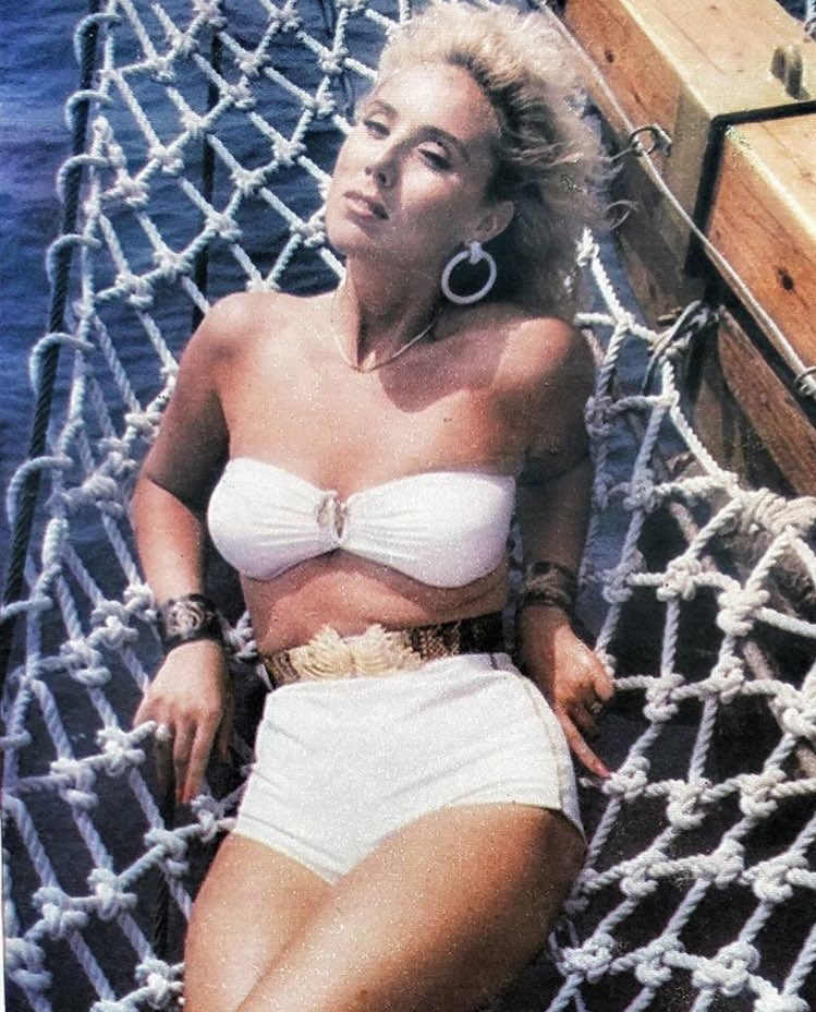 lepabrenaFan's tweet photo. #lepabrena #imamPesmuDaVamPevam #1988 @LepaBrena_TW 😘 https://t.co/fDazblJPcf