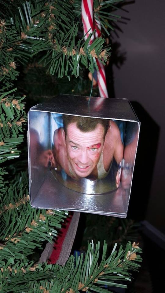 JohnJTerrible's tweet image. BEST! ORNAMENT! EVER!!!!