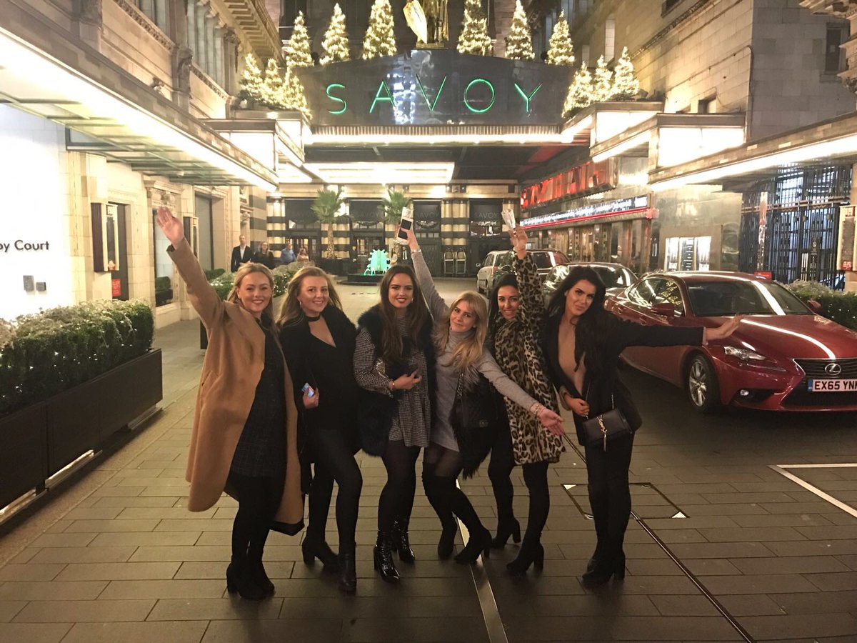 CHLOEEBARNESS's tweet photo. @duronestokes we had an amazing night seeing you all perform dream girls you were all outstanding 😘 https://t.co/zRk0D5M4An