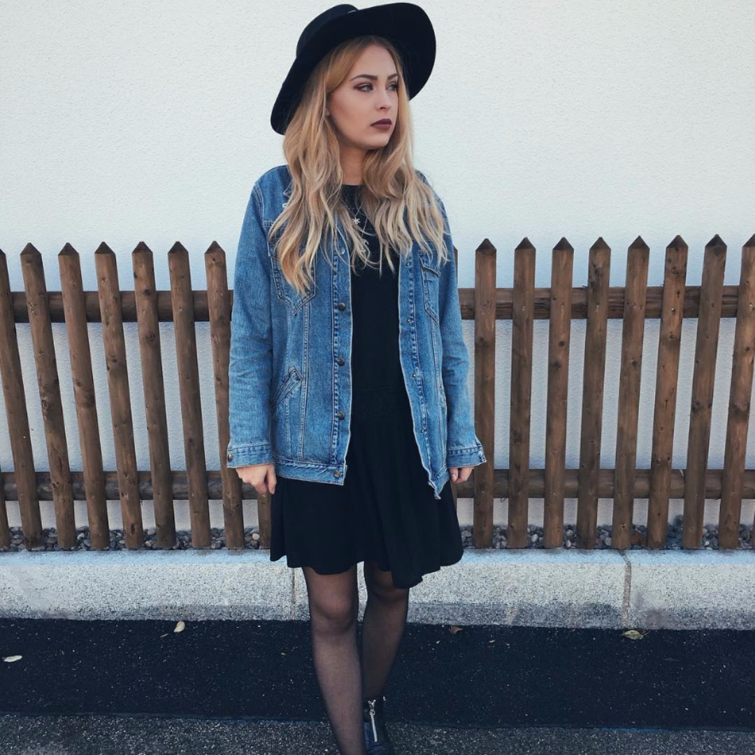 Denim love and casual vibes. 

📷: rock.n.fashion #denim