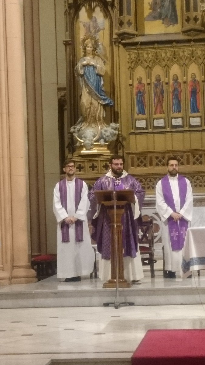 Primera Eucaristía de las familias presidida por @AntonioCSsR Damos gracias a Dios por la Vida y generosidad de Antonio