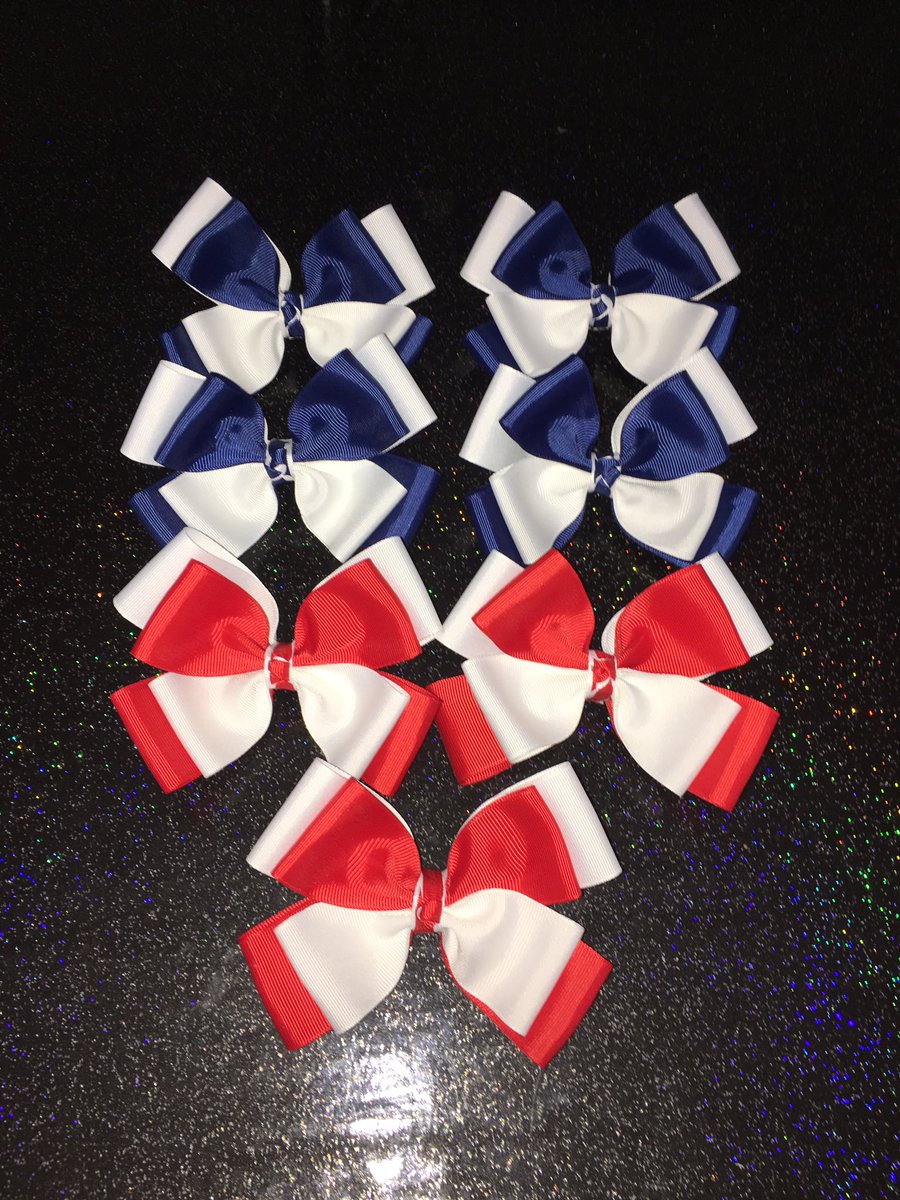 PrettyLittle35's tweet image. #prettylittlethingsinessex #footballbows #arsenalfc #redandwhite #TottenhamHotspur #blueandwhite