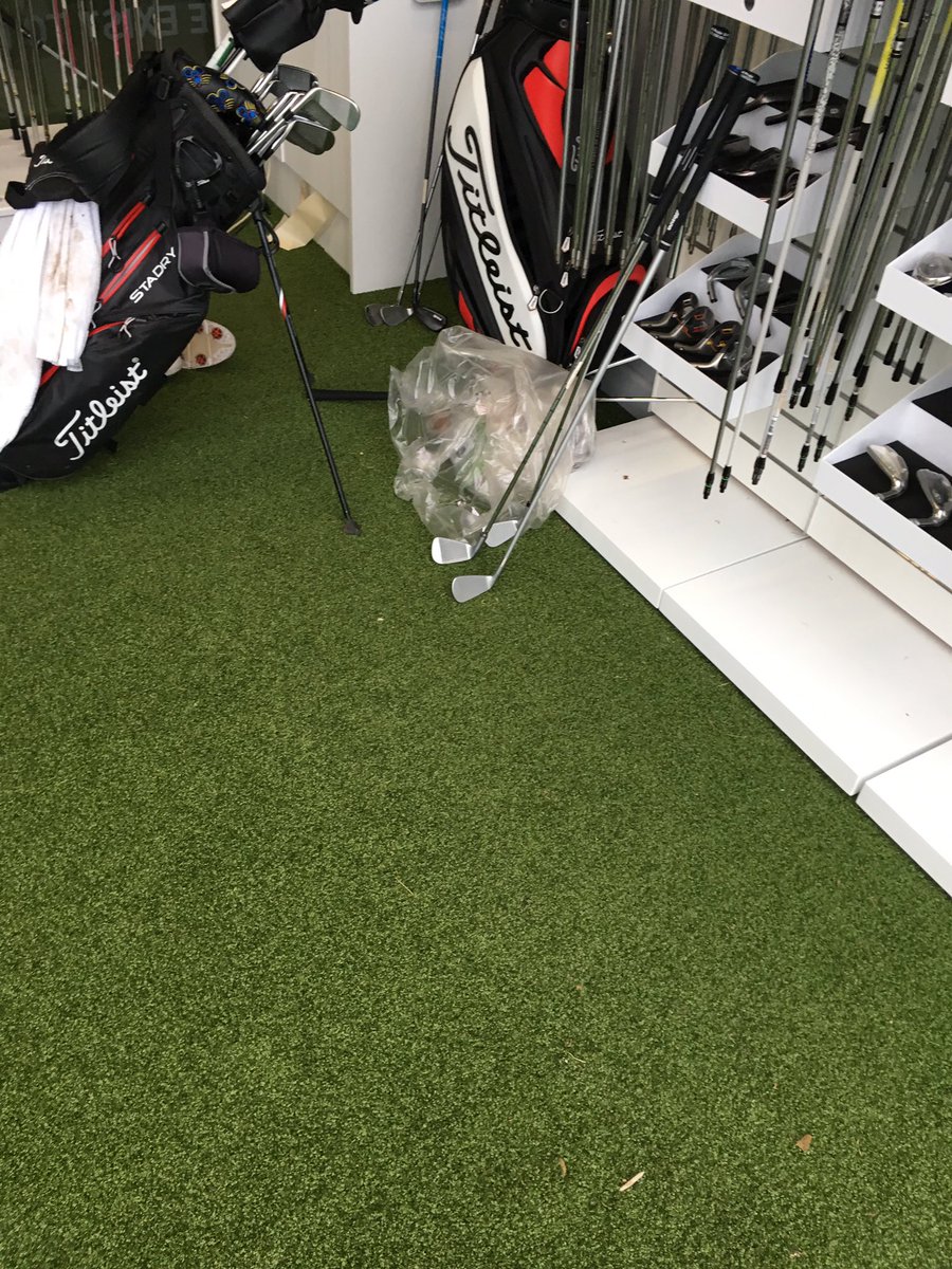 windows_shine's tweet photo. Welcome to @AmericanGolf_UK what a dumb #a1store https://t.co/EAiAW2YAGP