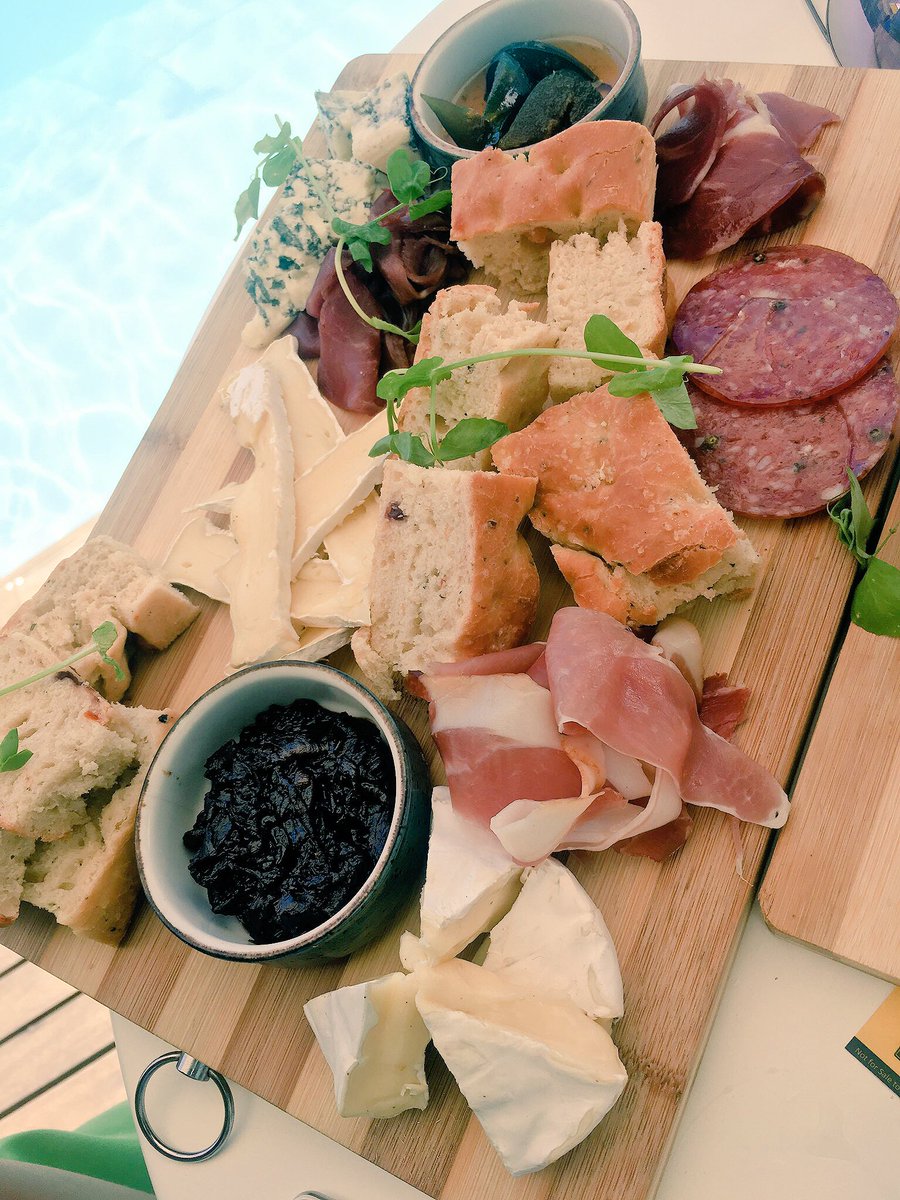 ShirazReddy's tweet photo. Pool side snacks, the summer way with #CarversWeiss #CarversWeiss https://t.co/M2zwfJJZtE