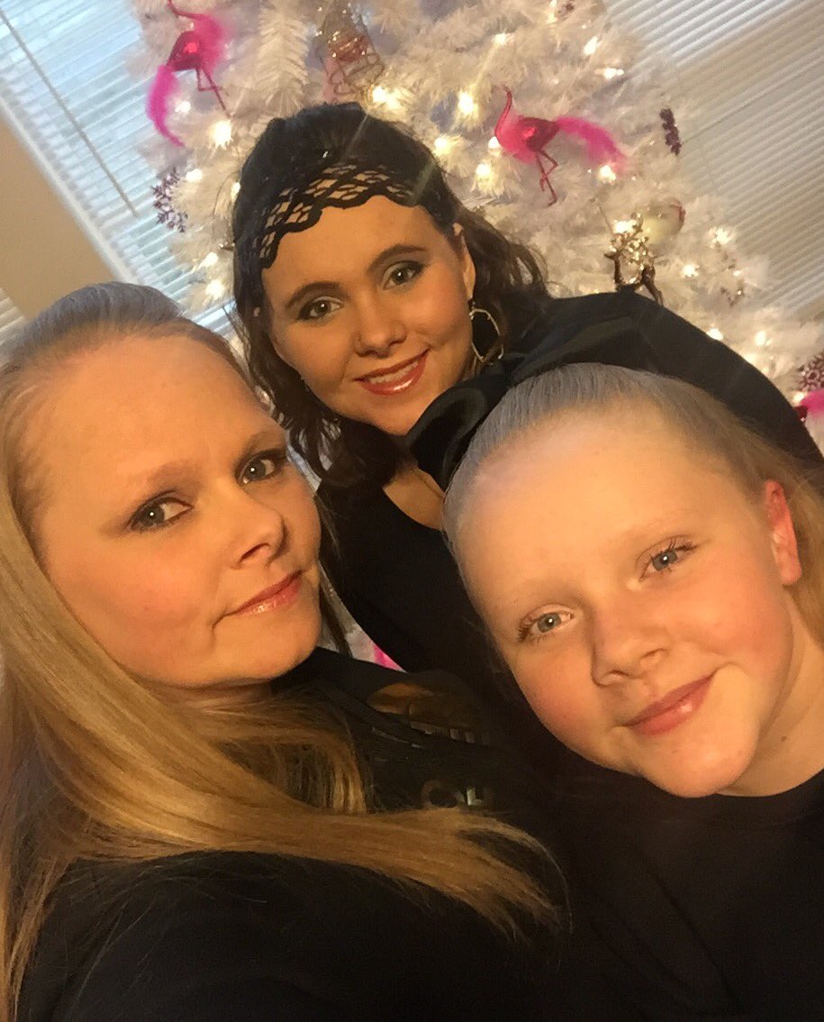 HeidiHousel1's tweet image. Loving the Christmas season