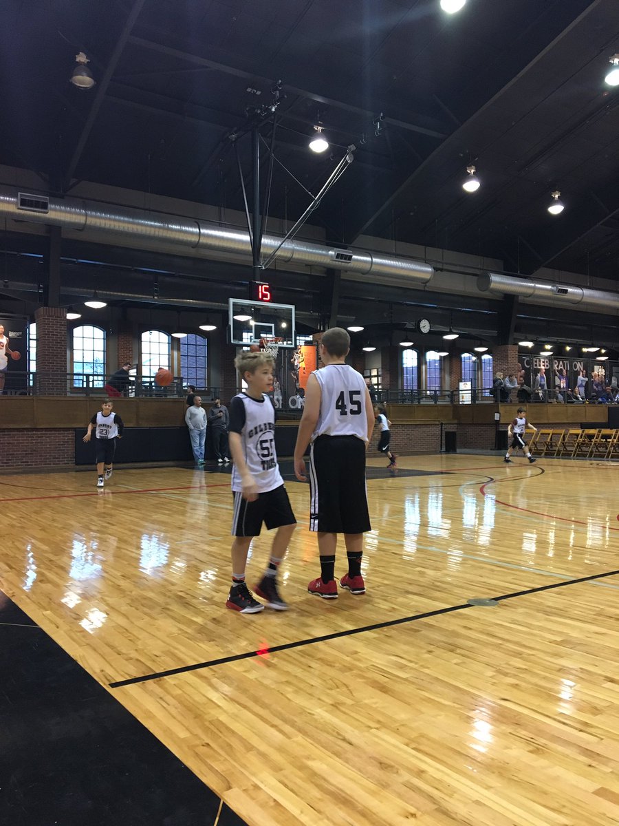 Katie Mueller tweet media