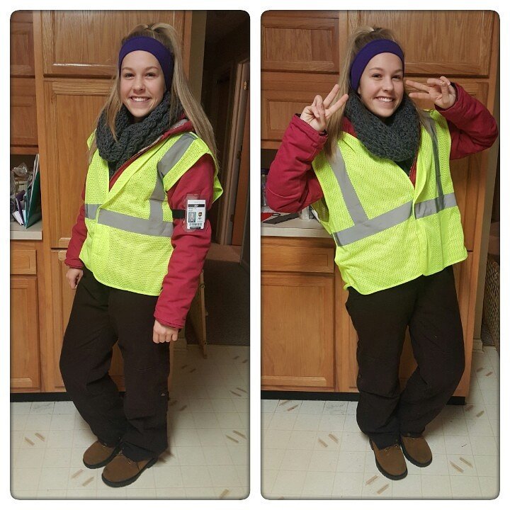 Our little Christmas break UPSer off to work. 🚚✈ Have a good day and stay warm! Love you ❤ <a href="/rebeccavogt_/">rebecca</a>