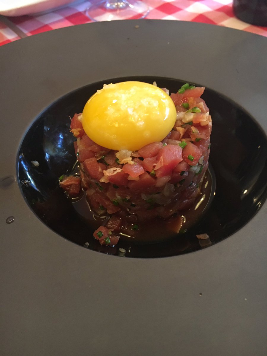 Velascotb's tweet photo. Venir al restaurante del @ErcillaHoteles y sentirse como en casa ! No se puede comer mejor ! Cumple de Ama !!! 88 !!!!! https://t.co/zlMWsI8QOX