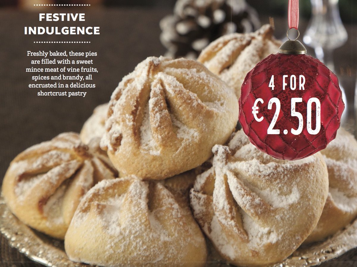 Twas the Sunday before Christmas ... fire is lit, mulled wine and mince pies.. oh that sound good!