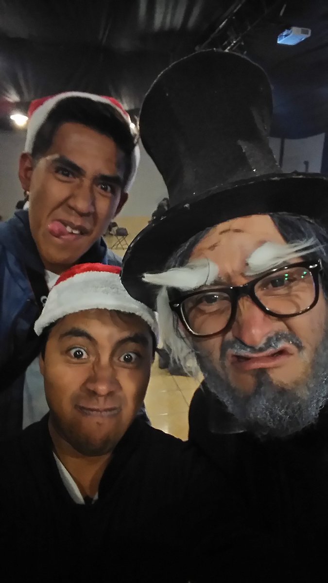 alex_caiman's tweet photo. #YaSeMeOlvidaba #EstaNavidadAhoraSi #OFF #Gorrin #Celebrar #ChristmasTime https://t.co/rWo55cEO94