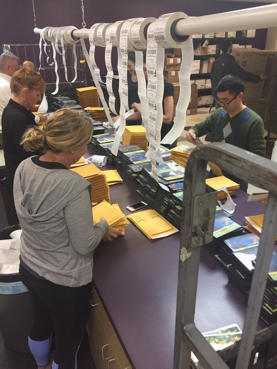 JazzerciseT_D's tweet photo. Our @JazzerciseInc Team is busy stuffing DVD envelopes!! DVD's go in the mail tomorrow!!! Whoop! Whoop!! https://t.co/g6n8PUnpGP