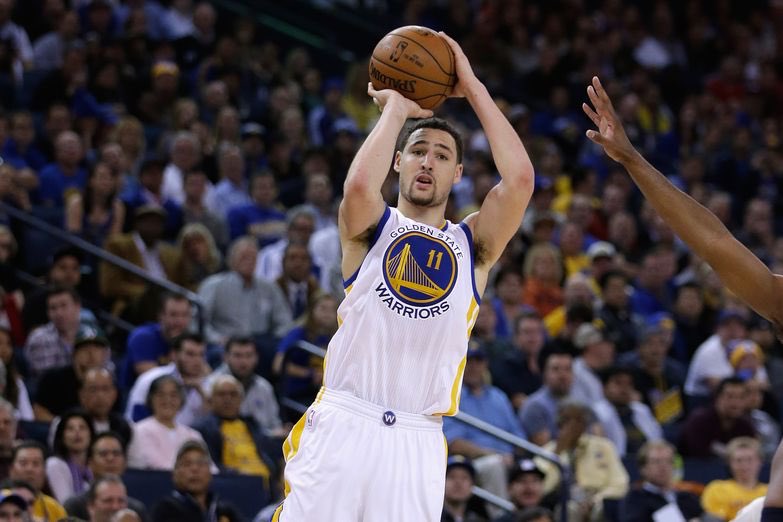 PLAYERS: You don't need to over-dribble to score. Klay Thompson scored 60 points last night &amp; dribbled only 11 times total. #PlayerMovement