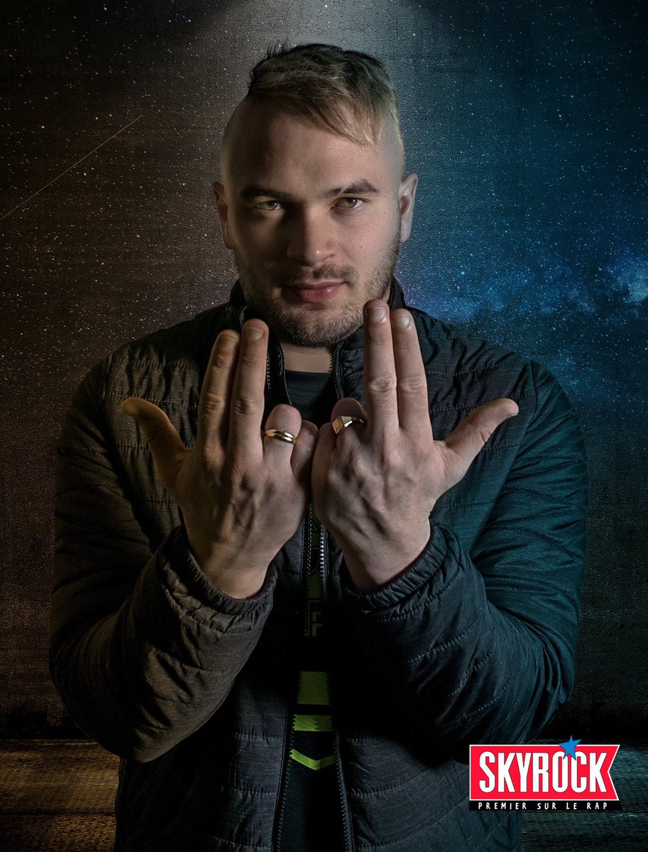 Planete_Rap's tweet image. .@jul est en direct dans @Planete_Rap sur @SkyrockFM avec @fredmusa 🎙📻
#JulSurSkyrock

🎧👂➩ po.st/SkyrockRadio