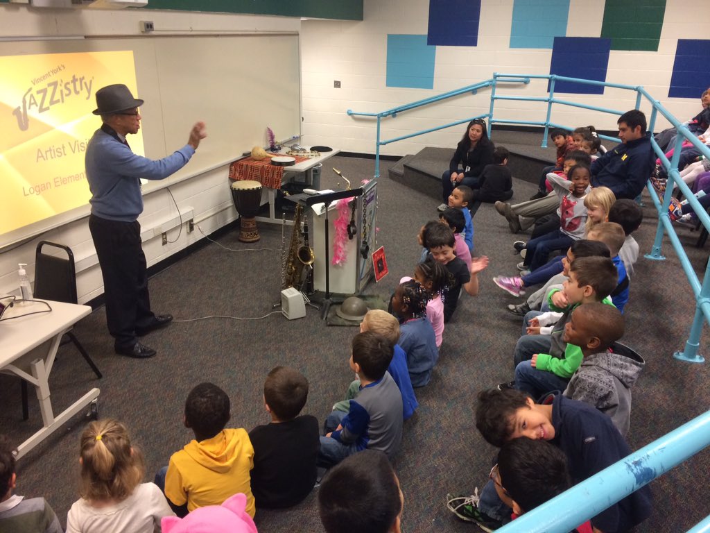 mrsmeiers_class's tweet photo. Learning about Jazz music today at #a2logan #a2gether https://t.co/HrnX1wdWGy