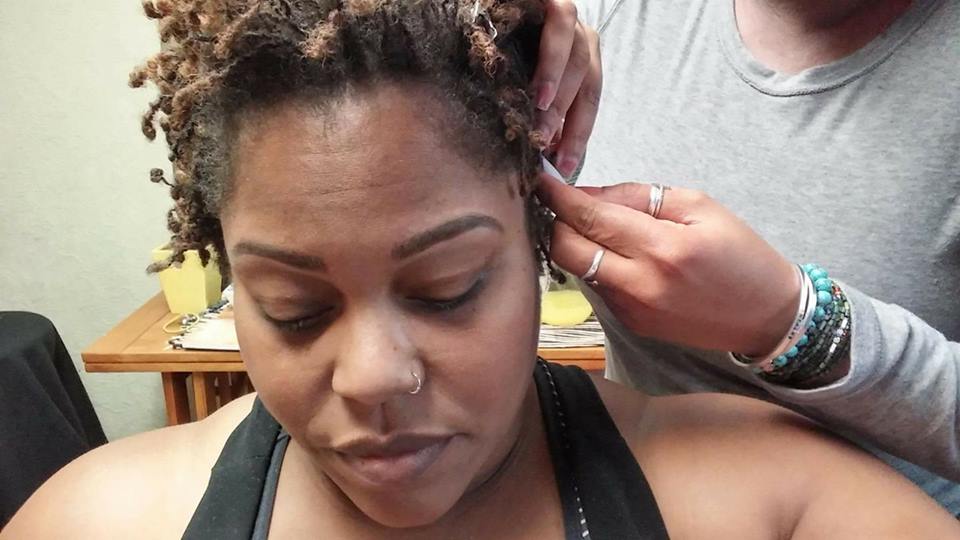 RocYourLocs's tweet image. Pampering time! #Reti #retightening #sisterlocks #RocYourLocs