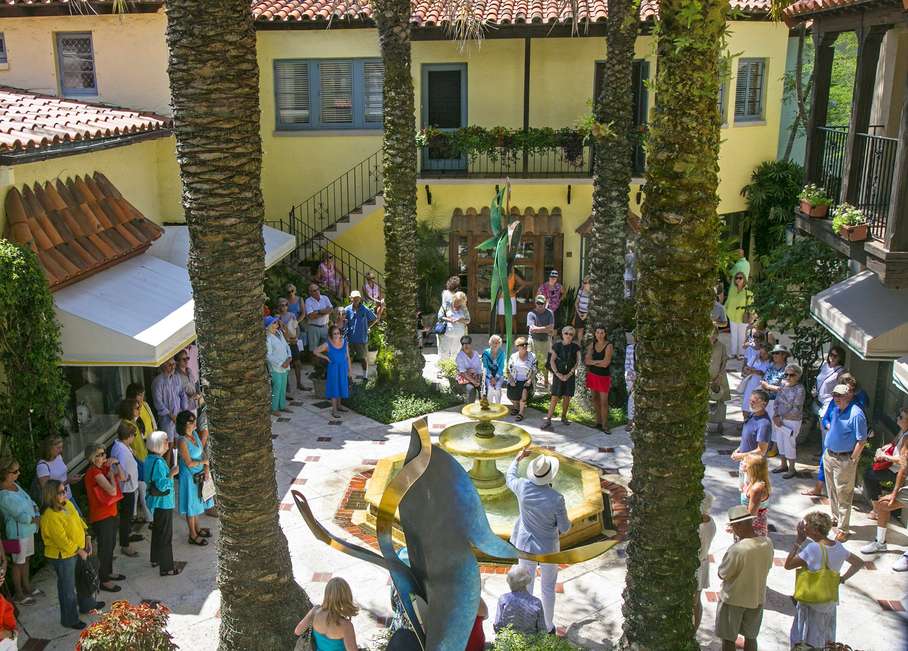 Worth Avenue historical walking tours begin Wednesday - bit.ly/2gMm69c <a href="/WorthAvePB/">Worth Avenue</a> #PalmBeach