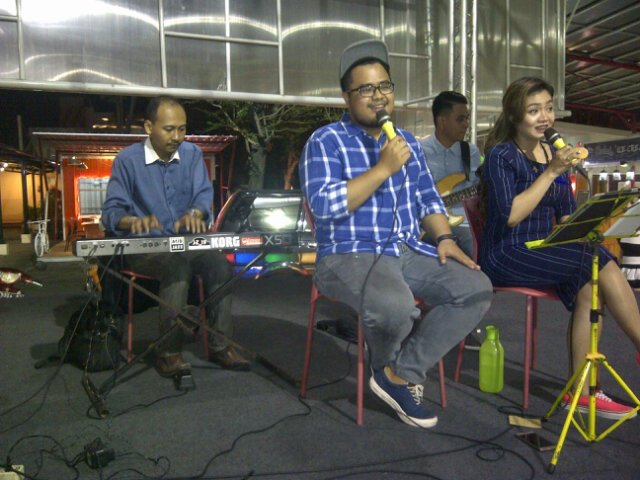 Done quartet at <a href="/eccff/">EastCoastCenter FF</a>'s foodcourt on jazzy nite, ft <a href="/arifirman_syah/">ari firman syah</a> <a href="/farizhadyann/">Fariz Hadyan</a> :) It's good to be back here!