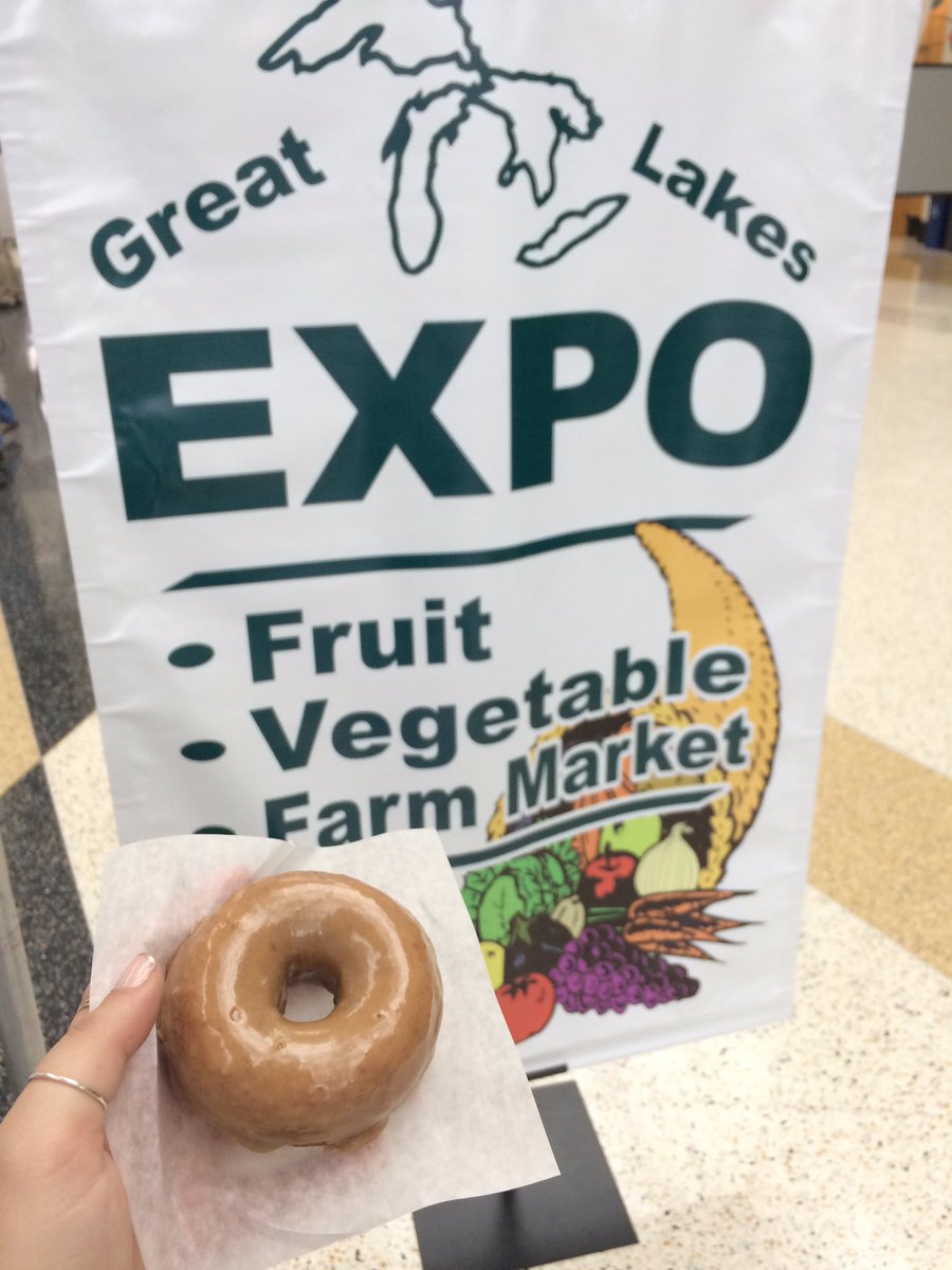 First morning at the <a href="/GLEXPO/">Great Lakes EXPO</a> &amp; the best way to start the day is with a fresh apple cinnamon salted caramel 🍩! #GLEXPO16 #BehindTheTractor