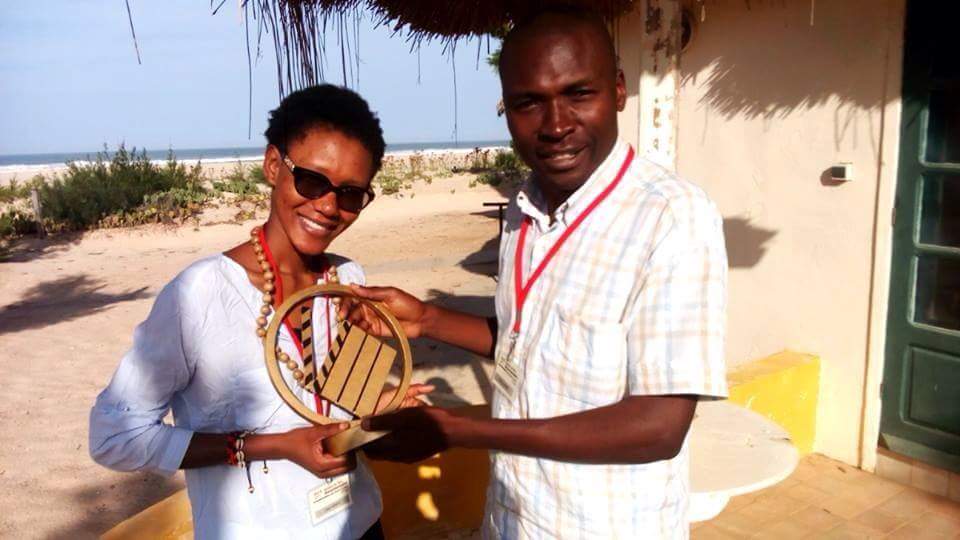 Rific2's tweet photo. Le prix du meilleur documentaire à été remis ce jour au #Senegal à la réalisatrice #Rific2016 #Cinema cc @NadegeTsogo @Moniq_May @JHairlover https://t.co/6dPxM3ge7h