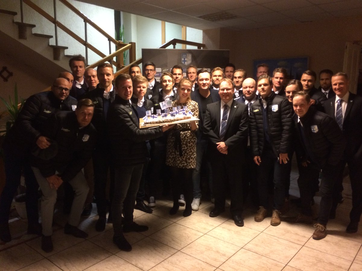 The crew of Hotel Mezaparks congratulate Finland for the Indepent Day #floorball #salibandy #innebandy #WFCRiga