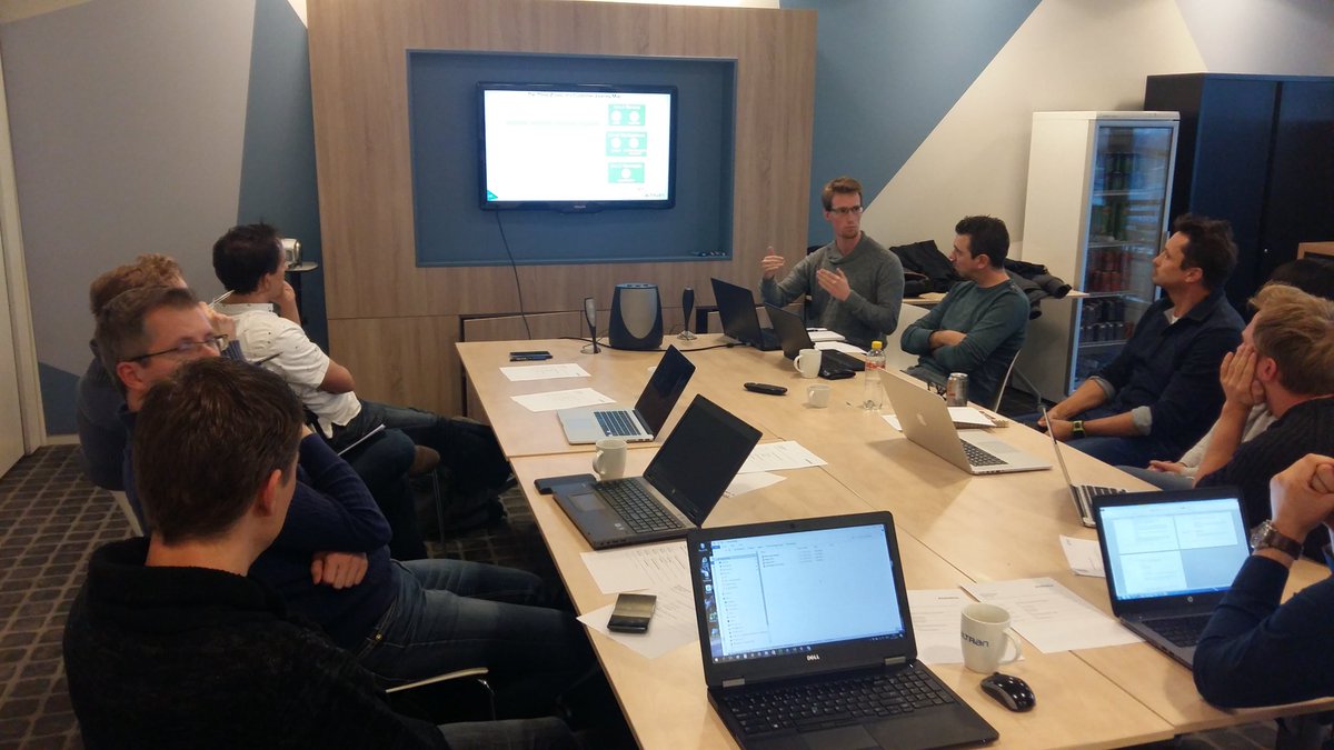 BaseLife's tweet photo. UX knowledge session @Altran_NL about DLS and an analysis method for improving a project's usability. https://t.co/XfNZ70HFU8