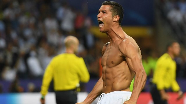 .@Cristiano already declared Ballon d'Or winner ahead of official ceremony? dnai.in/dGTh https://t.co/mhTeuSrk8m