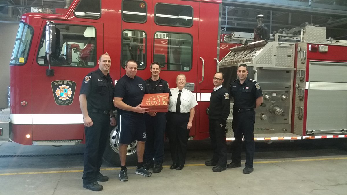 BP_FinancialDr's tweet photo. Happy Holidays to the local @BramptonFireES from Boston Pizza Financial Drive! We offer discounts to first responders. https://t.co/v5CiXYYhhR