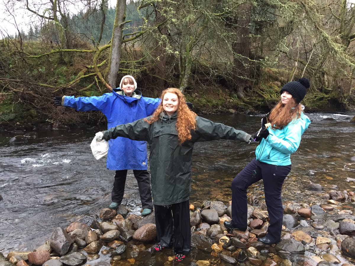 SASB_SCIENCE's tweet photo. Some river sampling today! @sasbhighschool #riverardle #fieldstudies #advancedbio https://t.co/Ios0JdHUTx