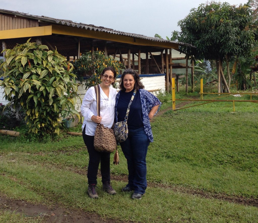 WEfoodNetwork's tweet image. With EPA Balvara #woman #business learning of #NaturalProcessing of #ColombianCoffee w @SENAComunica advisor @WEConnection #Colombianasypaz