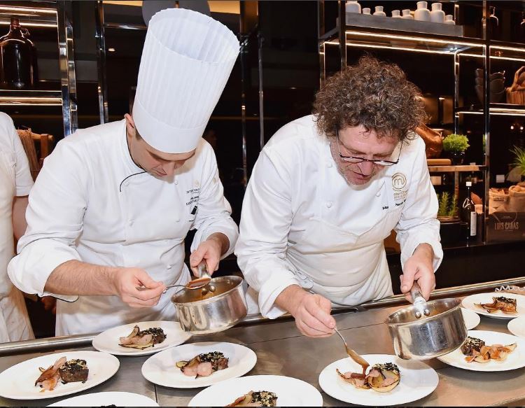 Marco Pierre White on Twitter: "Plating up during #masterchefdiningsg with the MasterChef team https://t.co/knXSf7vrfs" / Twitter