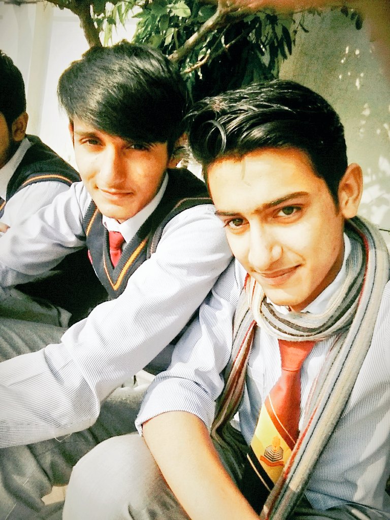 Mujahid6465210's tweet photo. #Friends_increase_Your_HeartPOWER😍👬 https://t.co/ifIcM1BMlT