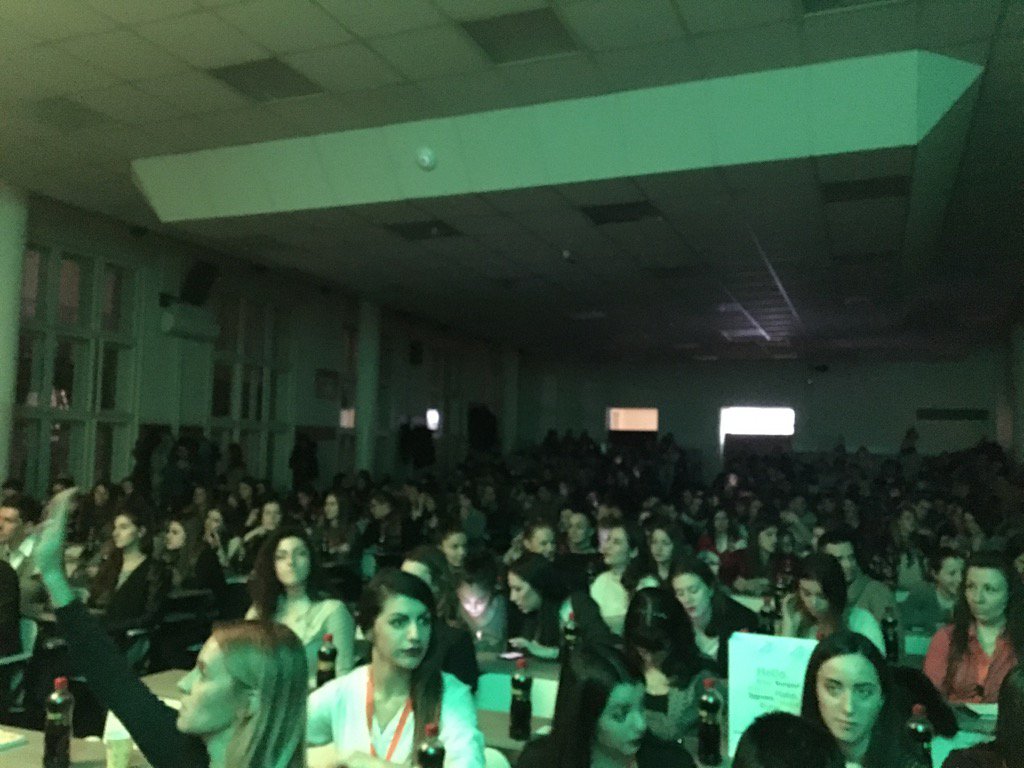 Gogili_Gogili's tweet photo. Iz mog ulga - Konferencija mladih #buildyourself na @Ekonomski #hrpanel https://t.co/rxYE43dy3K