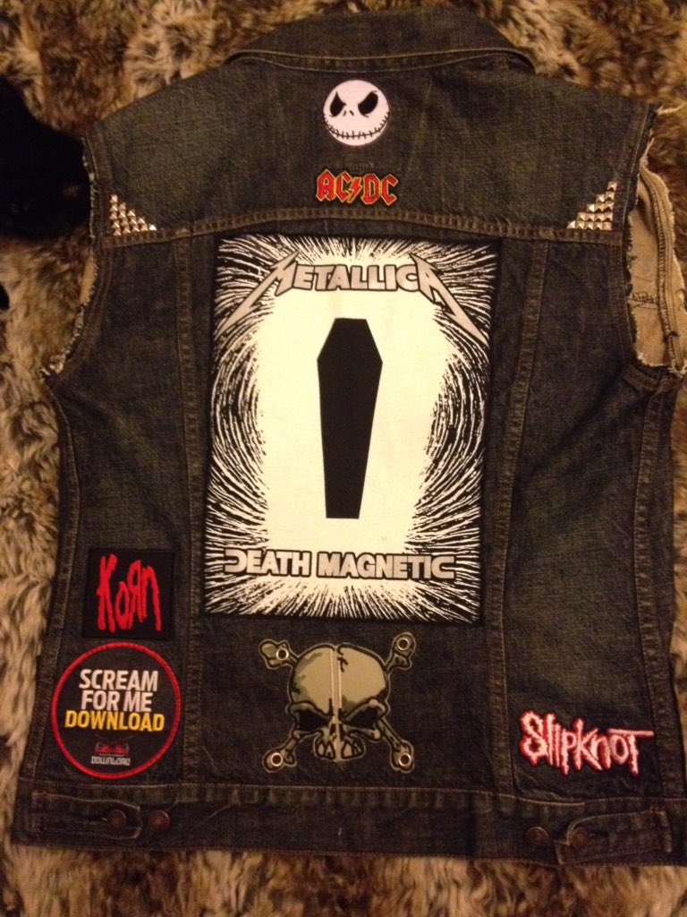BoldyBollocks's tweet photo. @LZZYHALE what's missing from my battle jacket? I'll tell you, an @Halestorm patch coz I can't get one! p.s it'd make a perfect Xmas gift! https://t.co/27t6tSN7wF