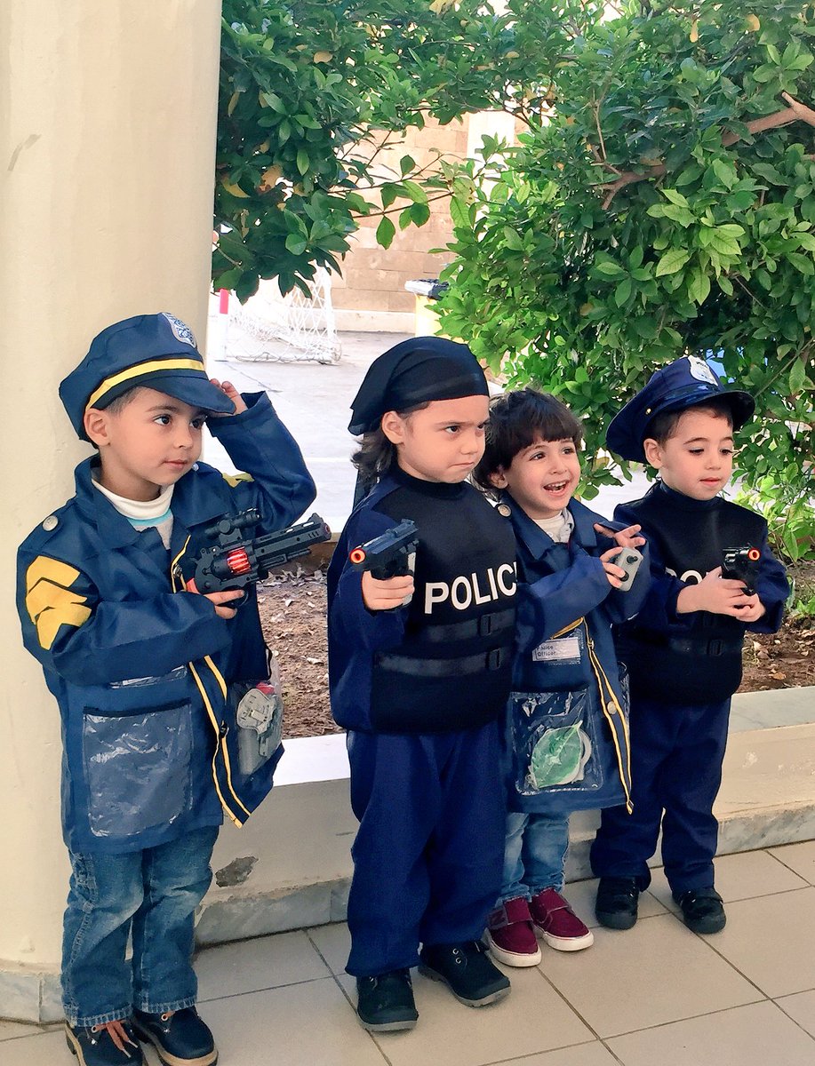 KG1'A' learners dressed as #CommunityHelpers @DawhaHighSchool today! #PerformanceTask #ShapingOurPlanet 🌎 @FThaalby