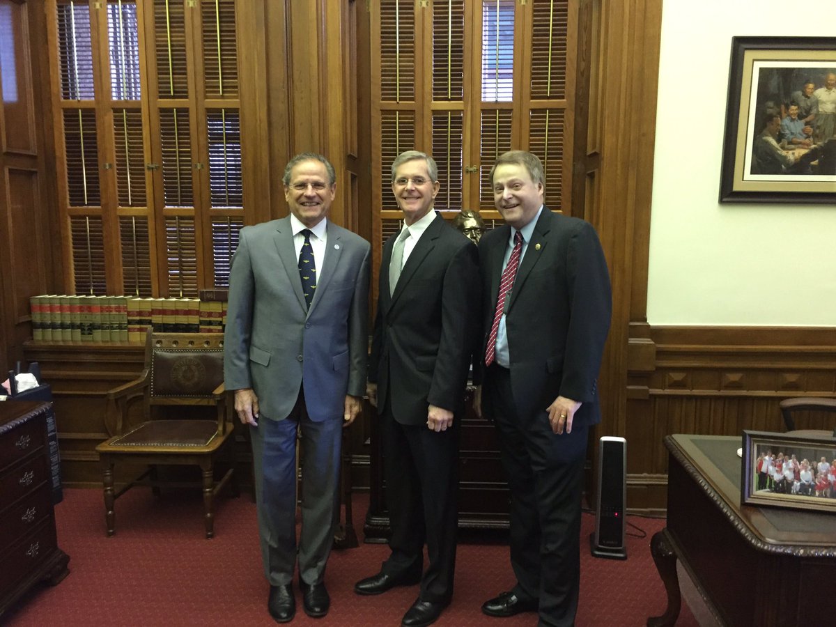 Gathering with @SenatorBirdwell and @PhilKingTX before filing some major legislation #txlege