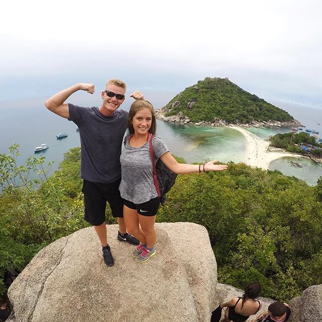 GC_Adventure's tweet image. Travellers @spippin22 &amp;amp; @jbaum34 with an awesome viewpoint in Koh Nang Yuan! #GlobalizedCitizen #Travel #Explore #KohTao