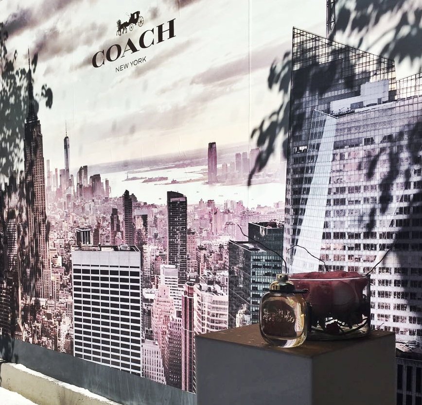Central_mx's tweet photo. #CentralTeAcerca Como parte su 75 aniversario, @coach celebra con #CoachTheFragance y su nueva embajadora @ChloeGMoretz. https://t.co/5oc4akCDqh