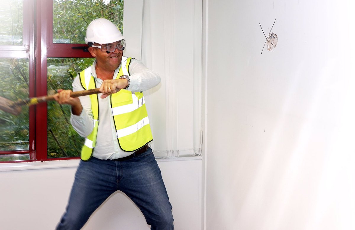 walloyd's tweet image. Another #BrightstarAdvent memory has to be the boss @robjupp starting the work on #PROJECT8 @BrightstarHUB