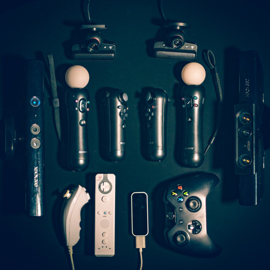PrefixStudios's tweet image. Experimenting with motion controllers #VR #VirtualReality #motioncontroller #psmove #kinect #wiimote #pseye #leapmotion #prefixstudios
