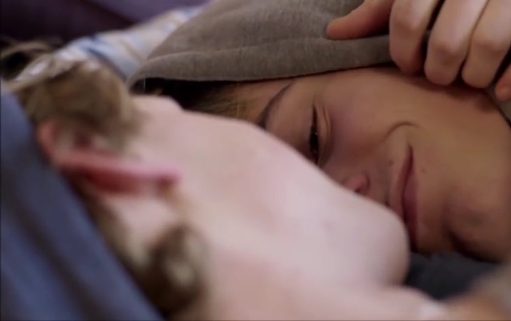 foolskam's tweet image. ⠀⠀⠀⠀'how many isaks and 
⠀⠀⠀⠀evens do you think are
⠀⠀⠀⠀laying like this right now?'
⠀⠀⠀⠀⠀⠀⠀⠀'infinite.'