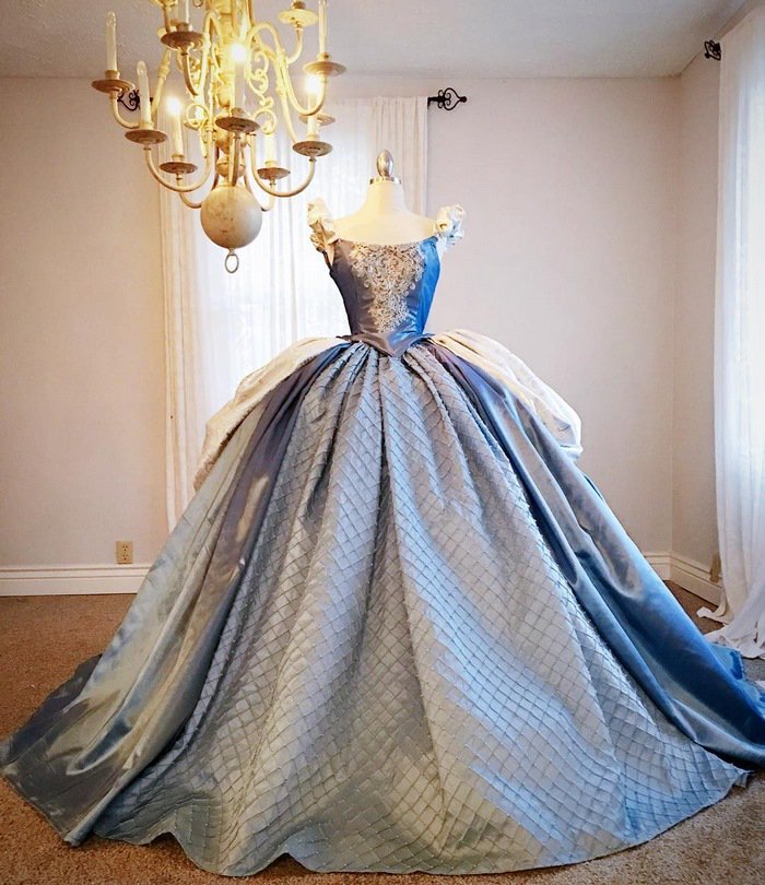 xLady_Becky's tweet photo. Lo que comenzó como un sueño, se convirtió en realidad😍.Conoce a #designerdaddy y sus preciosos trajes de Disney en https://t.co/qWLgEauryx https://t.co/NiSteVznUA