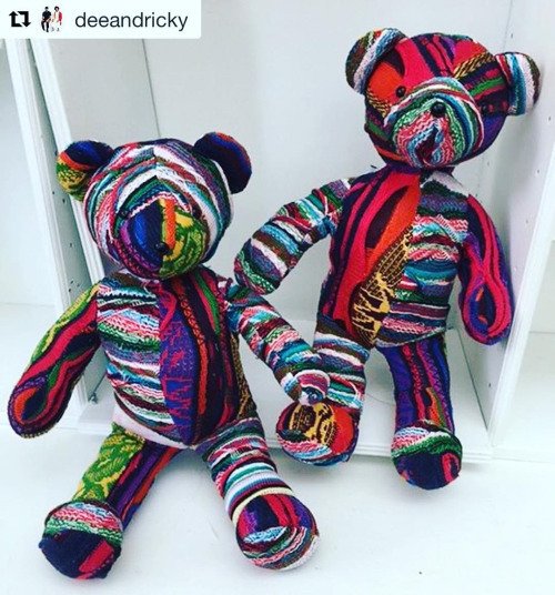 X <a href="/deeandricky/">Dee ˈampərˌsand Ricky</a> X <a href="/willie_esco/">Esco </a> ・・・
Dee and Ricky Coogi Bears 🎈... ift.tt/2g5YQE5