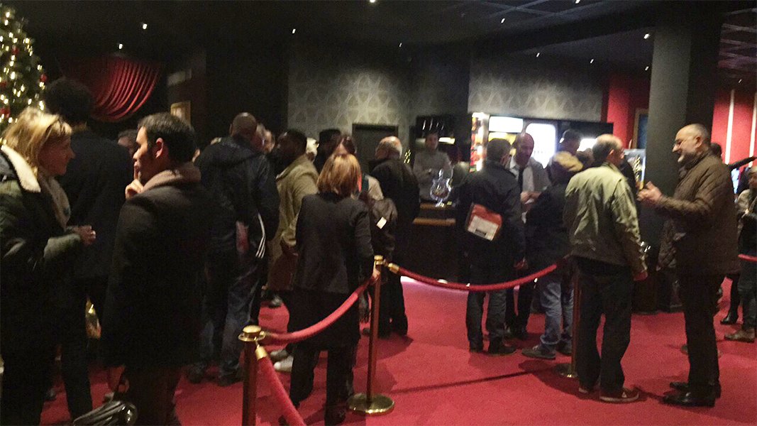 Salle comble hier soir pour notre projection du documentaire #LeSystèmeG + débat avec les réalisateurs <a href="/FannyFontan/">Fanny Fontan</a>, <a href="/fle76/">Frédéric Legrand</a> et <a href="/romainfl/">Romain Fiorucci</a> !