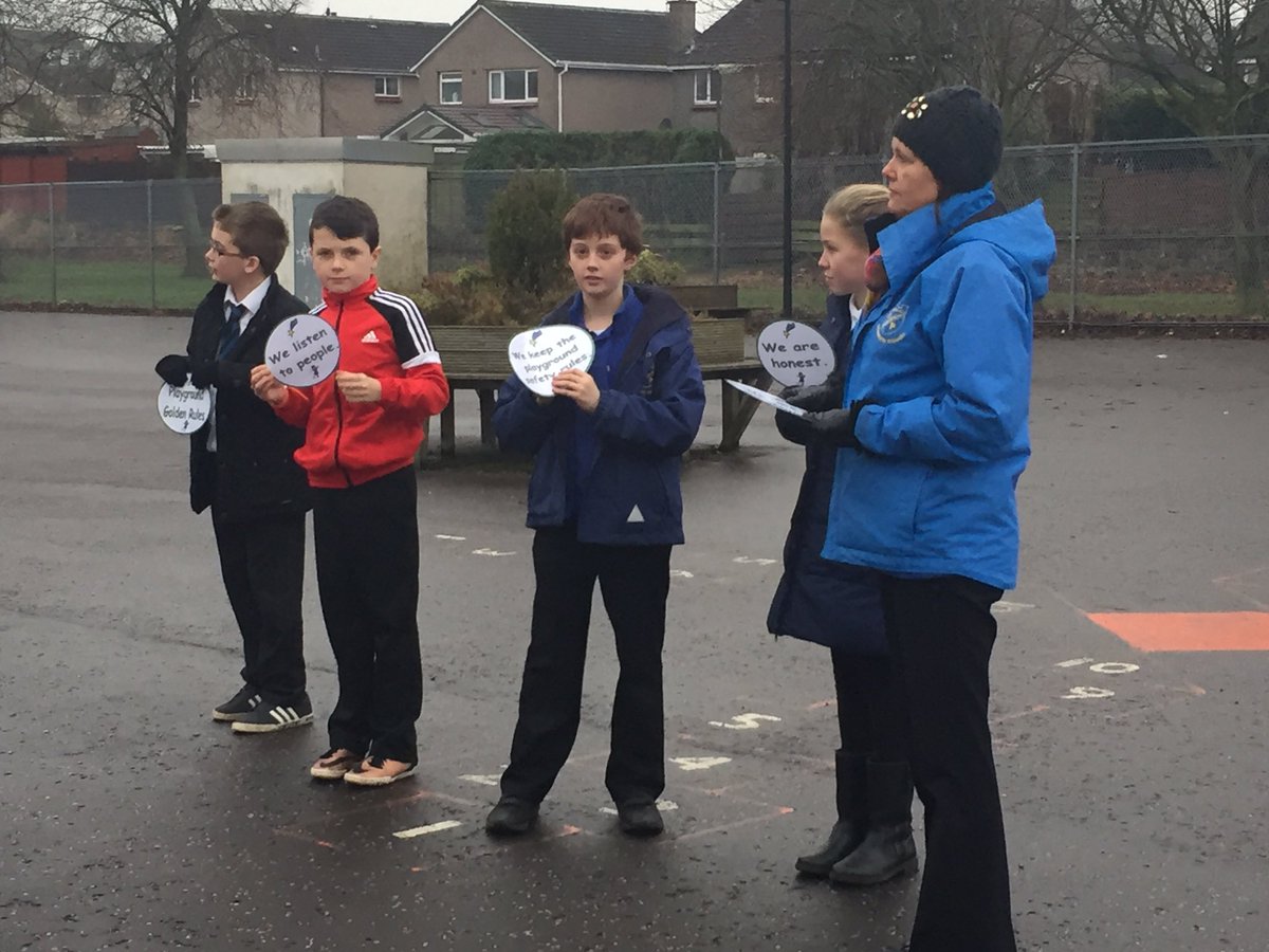 DeanburnPS_MrsC's tweet photo. Developing positive playground behaviour and play with Mrs Brown #ruleskeepussafe #playfair #gamesarefun #positivebehaviour https://t.co/A0SBVNmbJS