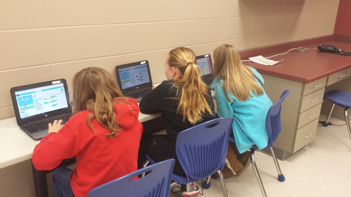 SShepReads's tweet image. Day 2 of #CSEdWeek #HourofCode #CodeIowa #CodeLikeAGirl