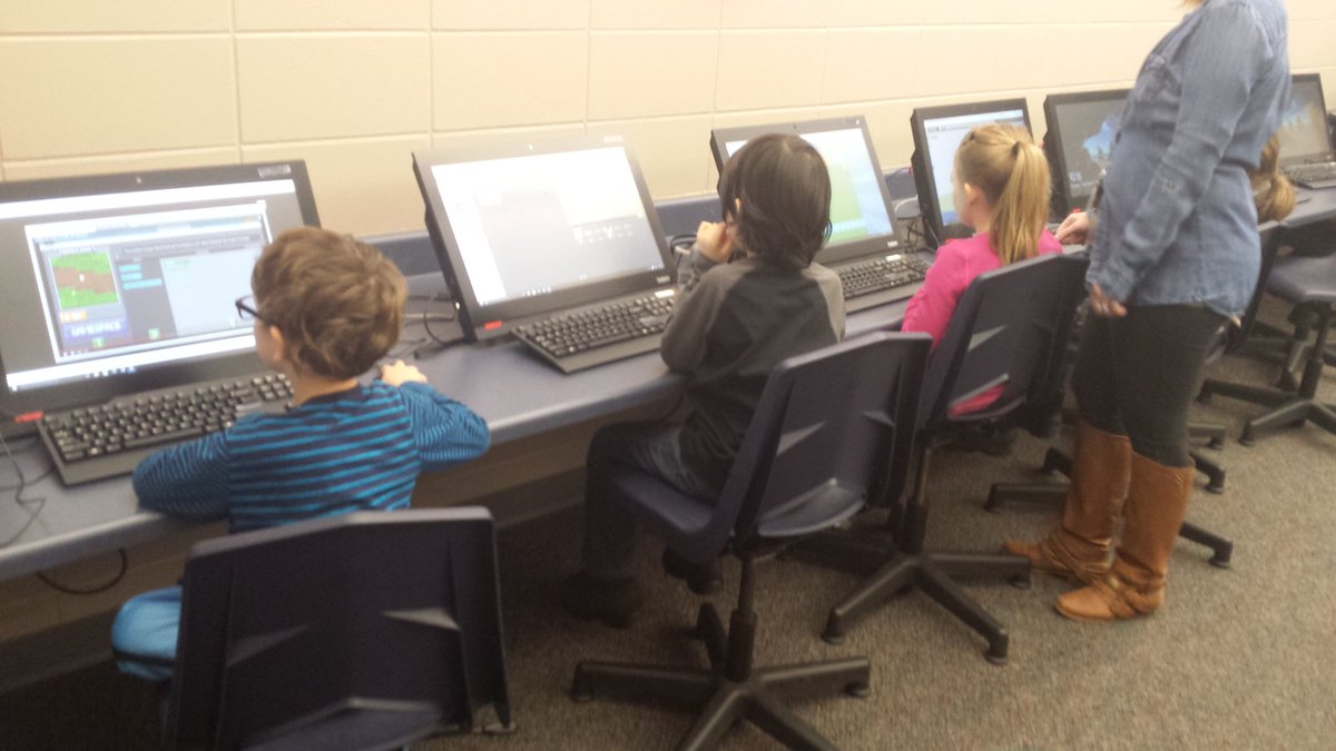 SShepReads's tweet image. Day 2 of #CSEdWeek #HourofCode #CodeIowa #CodeLikeAGirl