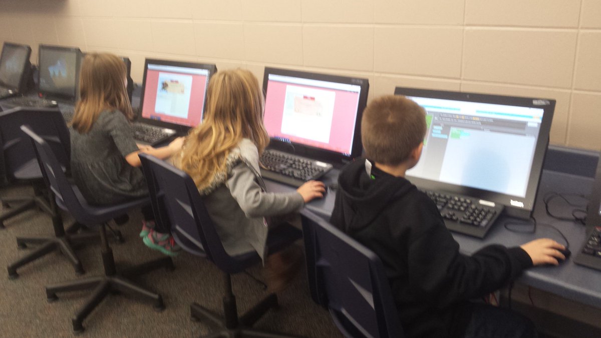 SShepReads's tweet image. Day 2 of #CSEdWeek #HourofCode #CodeIowa #CodeLikeAGirl