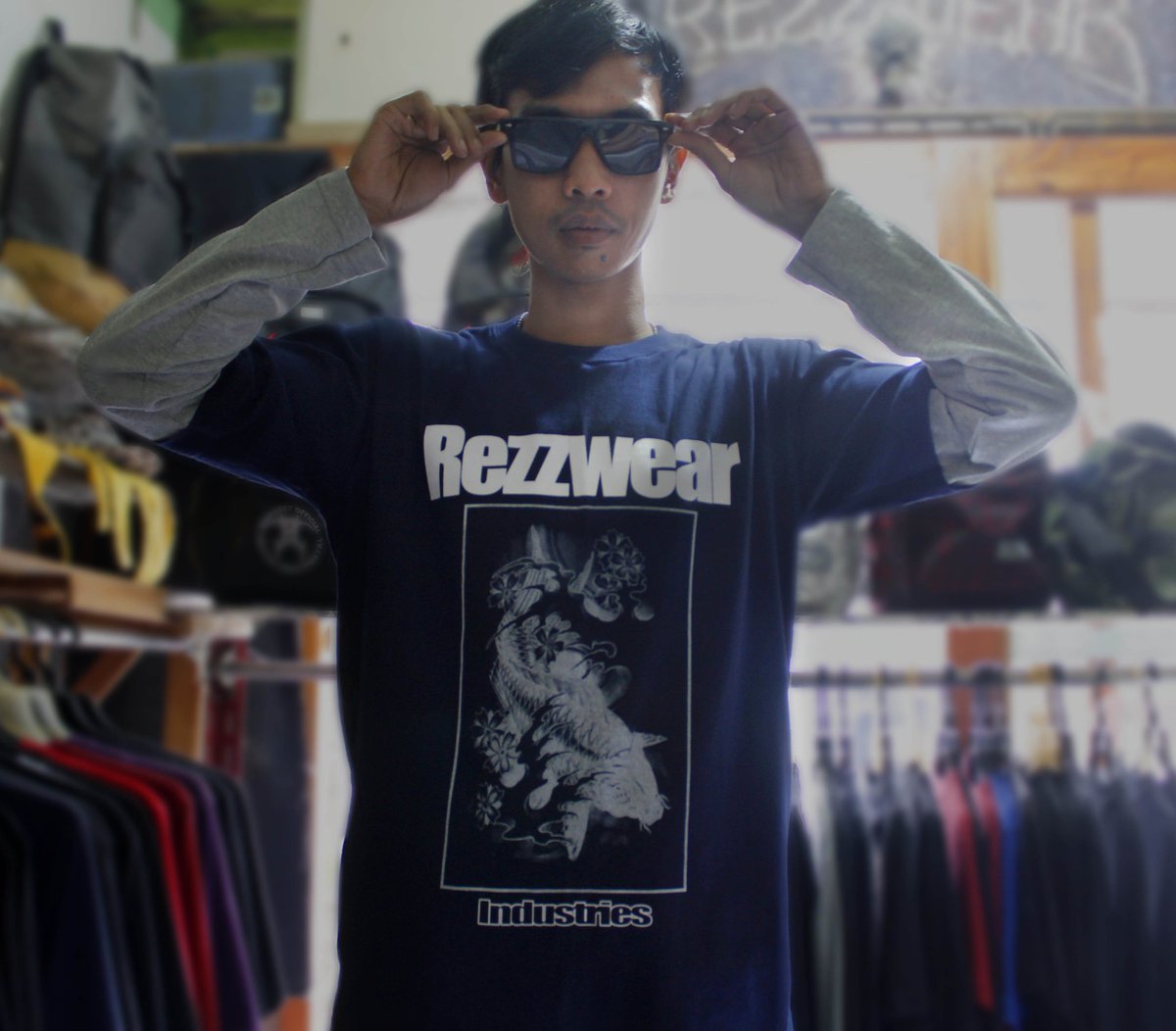 Ls rezzwear 
Rp 120.000
REZZWEAR DISTRO 
.Jln sinarmukti. batujajar  
Pin D12C6FD0 
WA/sms 08997885450