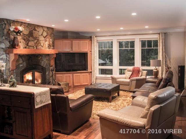 vihomesnanaimo's tweet photo. Todays #10amgem! This beautiful Benson Meadows home truly is one of a kind. Situated on 5acres w/ 5200sqft of living https://t.co/x6SLNGU5LB https://t.co/szaRIv3VzH